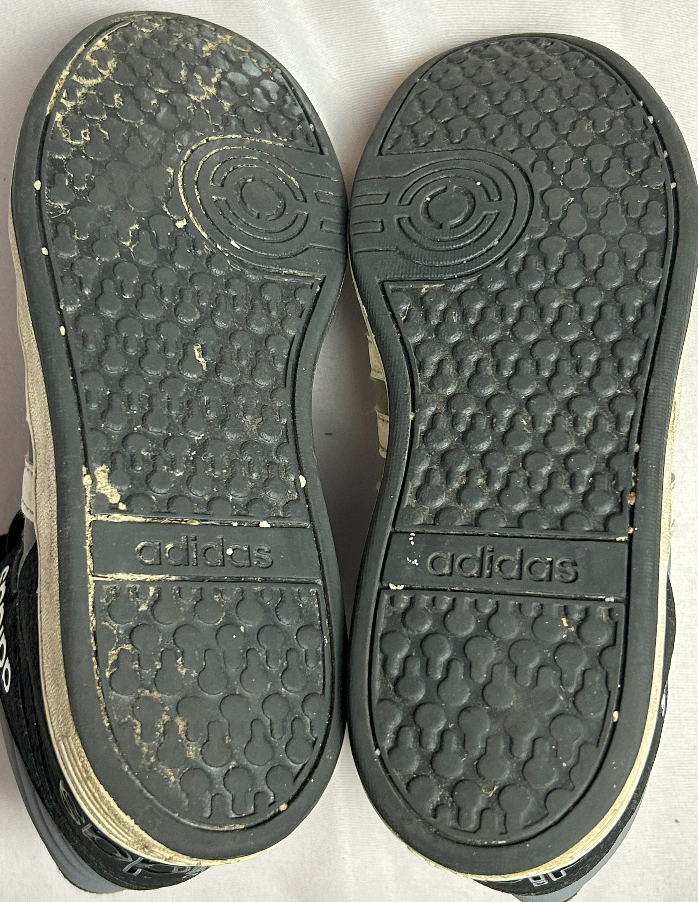 Adidas Kotníkové Tenisky